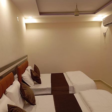 Aadya Inn New Luxury Hotel Tirupati Exterior photo