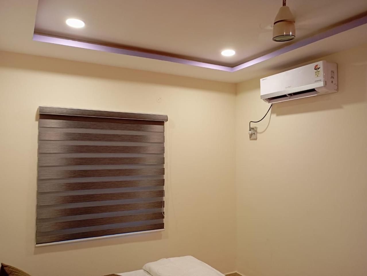 Aadya Inn New Luxury Hotel Tirupati Exterior photo