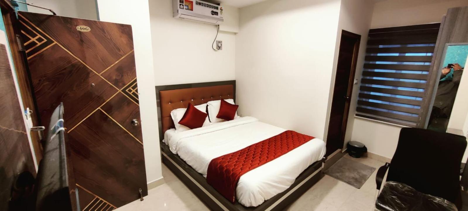Aadya Inn New Luxury Hotel Tirupati Exterior photo